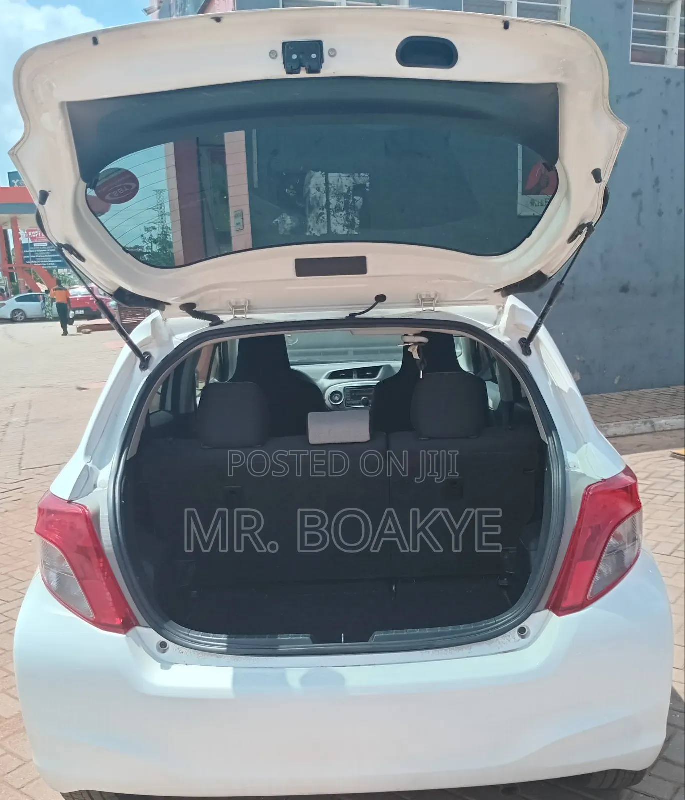 Toyota Vitz 2014 White