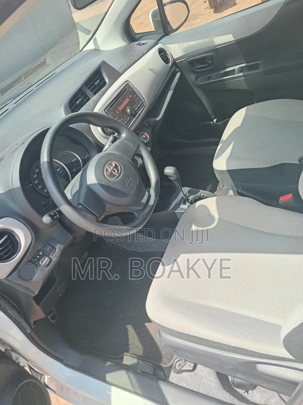 Toyota Vitz 2014 White