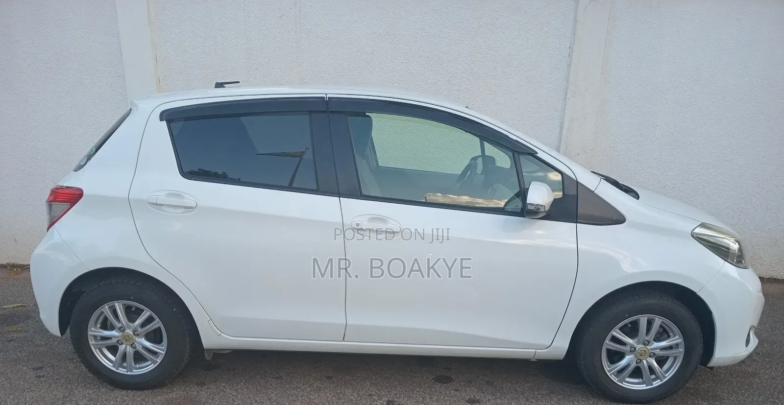 Toyota Vitz 2014 White