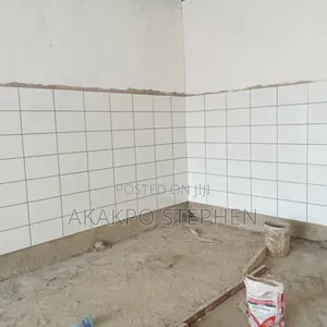 Master Hands in Tiling