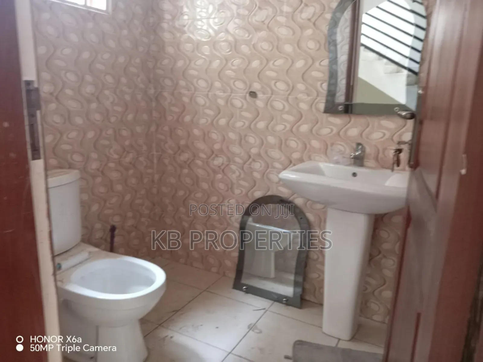 4bdrm Duplex in Kb Properties, Spintex for sale