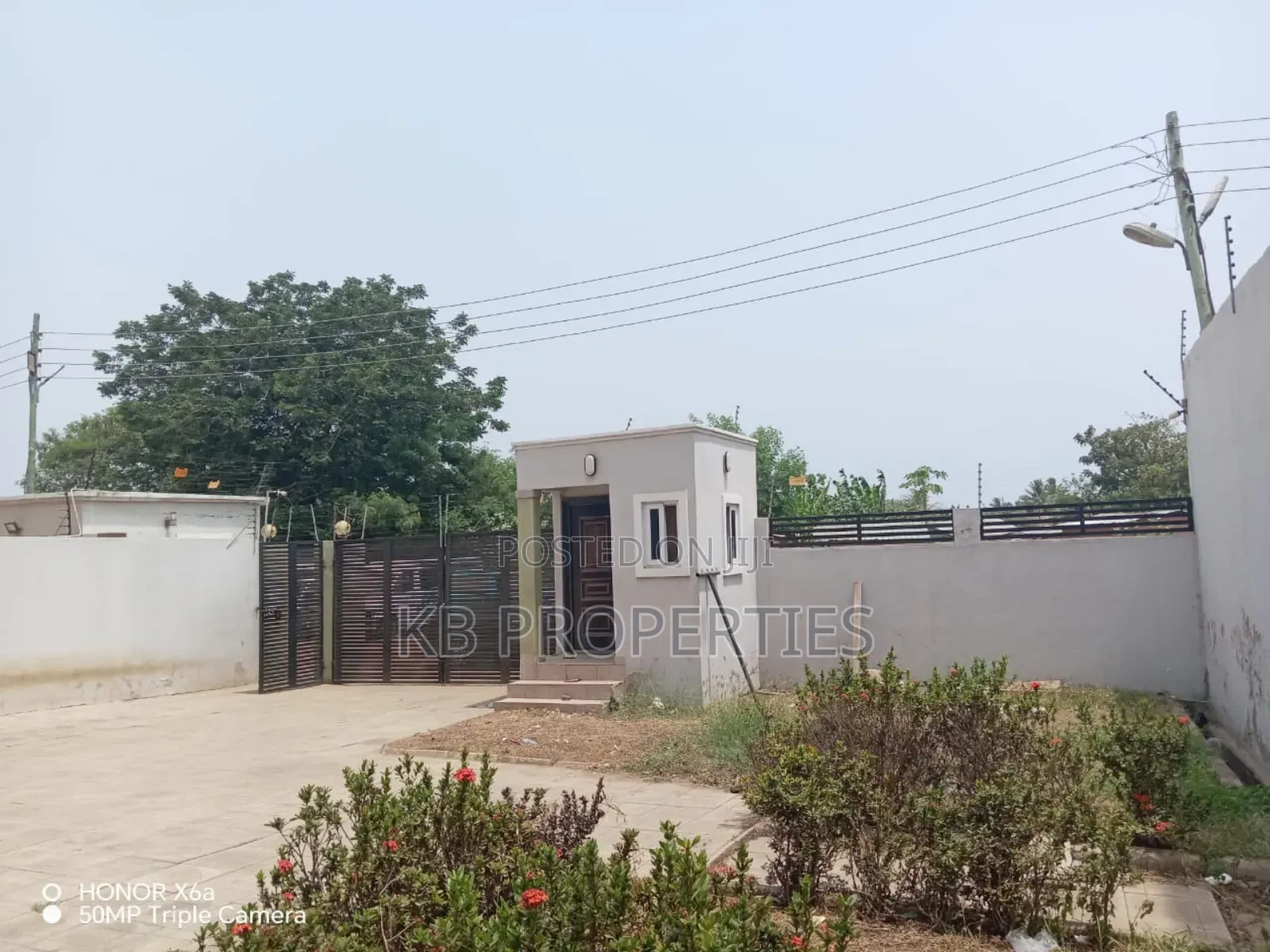 4bdrm Duplex in Kb Properties, Spintex for sale