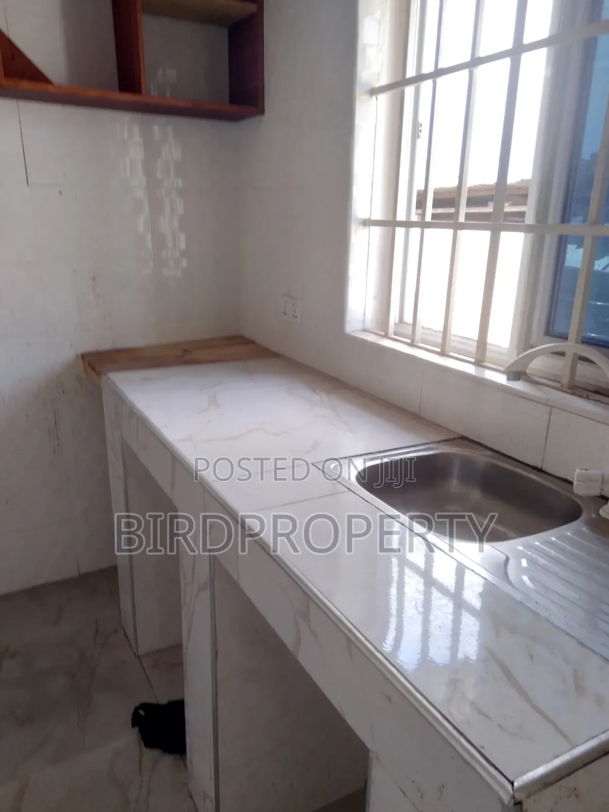 1bdrm Apartment in Bird-Group, School Junction for rent