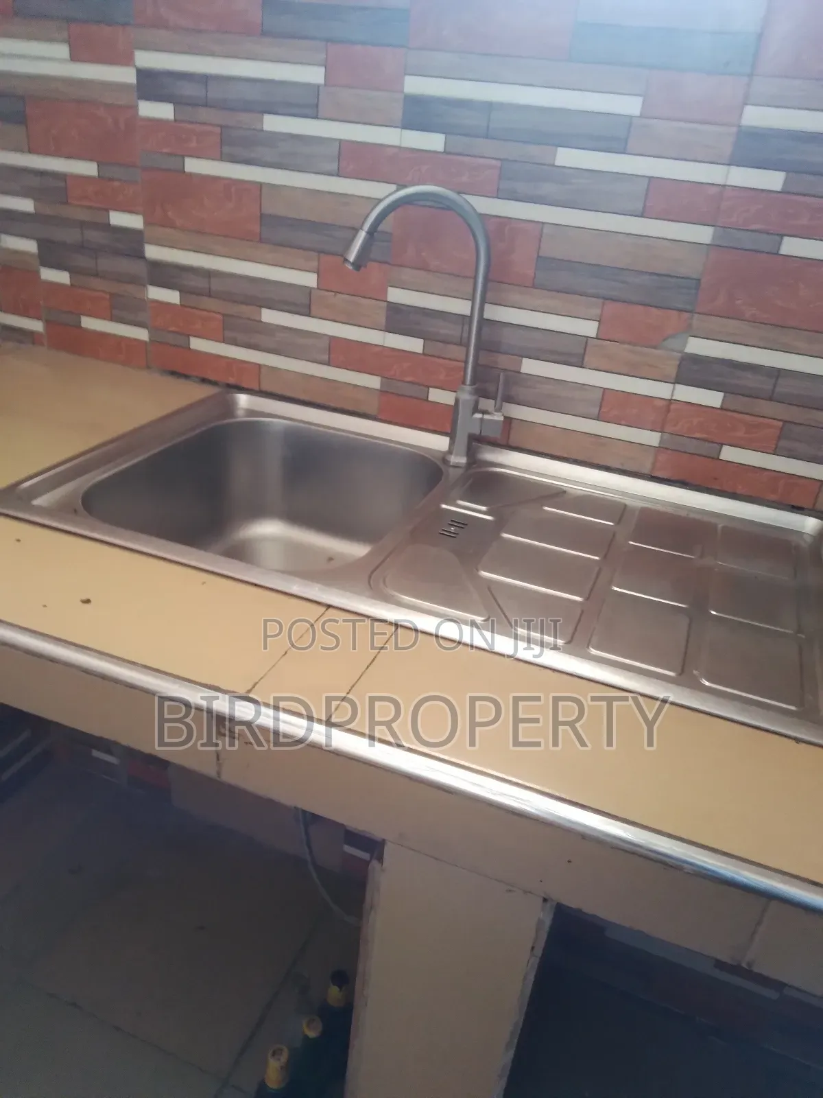 1bdrm Apartment in Bird-Group, School Junction for rent