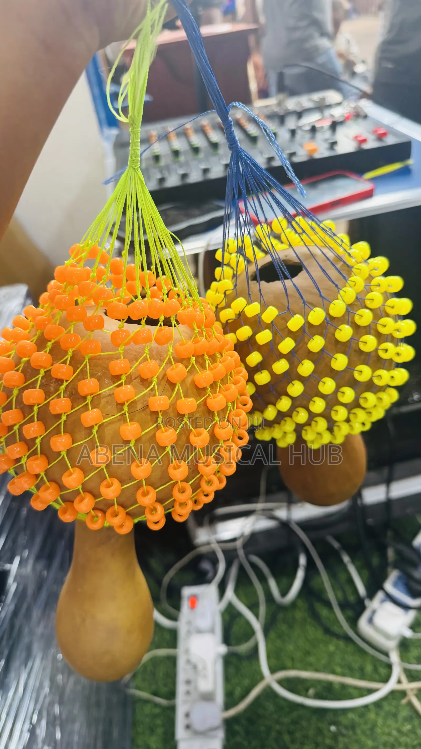 Local Maracas Small Size