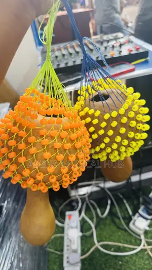 Local Maracas Small Size
