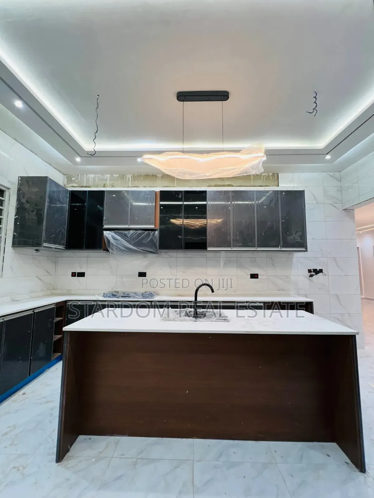 3bdrm Duplex in East Legon Hills for sale