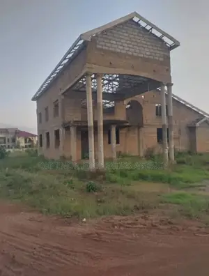 5bdrm House in Oyibi, Sasaabi for sale