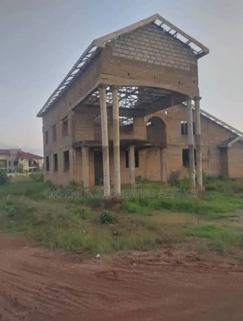5bdrm House in Oyibi, Sasaabi for sale