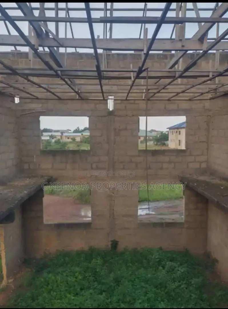5bdrm House in Oyibi, Sasaabi for sale