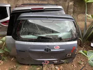 Toyota Matrix 2003,2004,2005,2006 Boot / Tailgate Available
