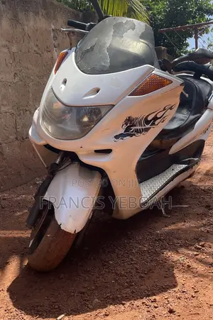 Yamaha Majesty 2019 White