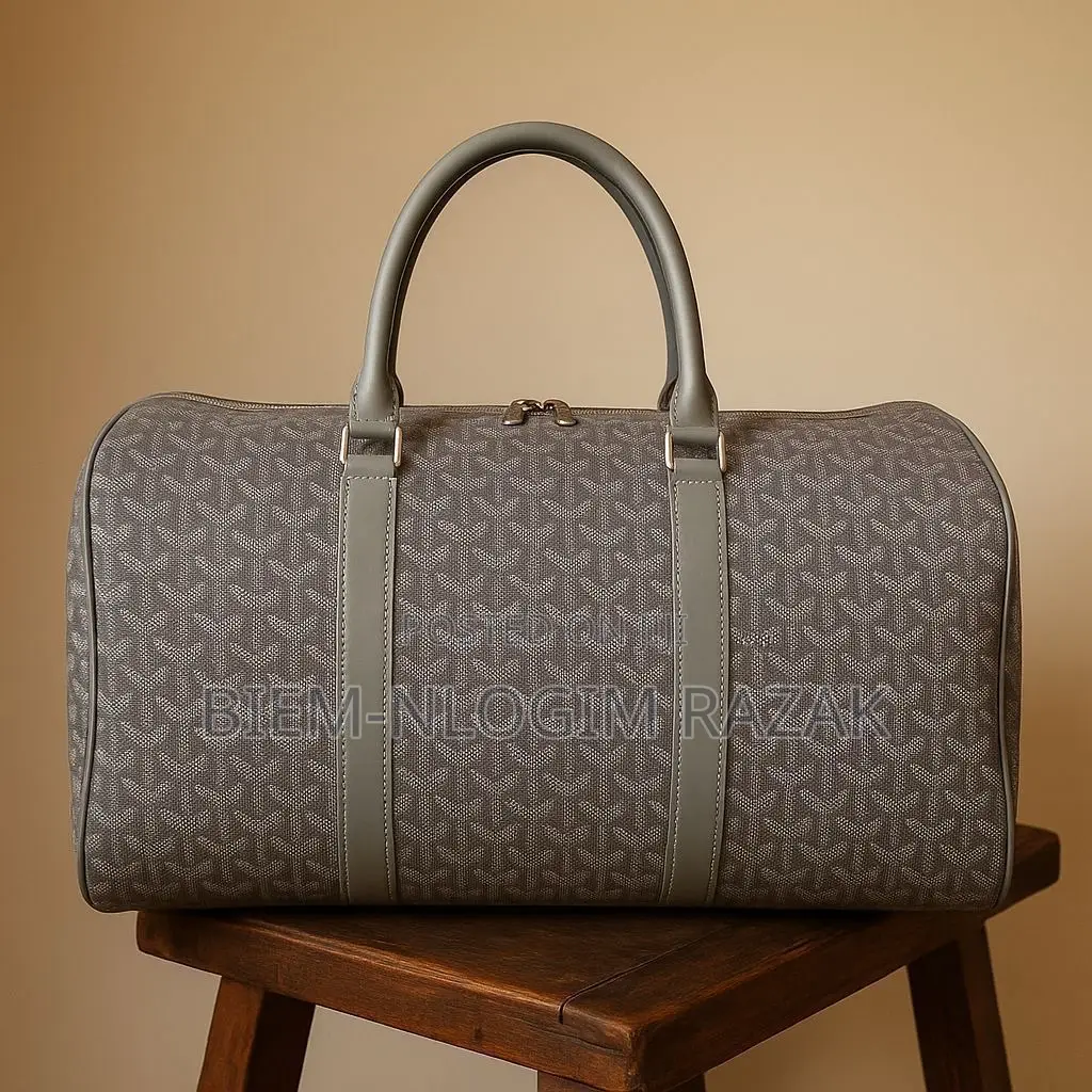 High Quality Traveling Bags Available in Stock