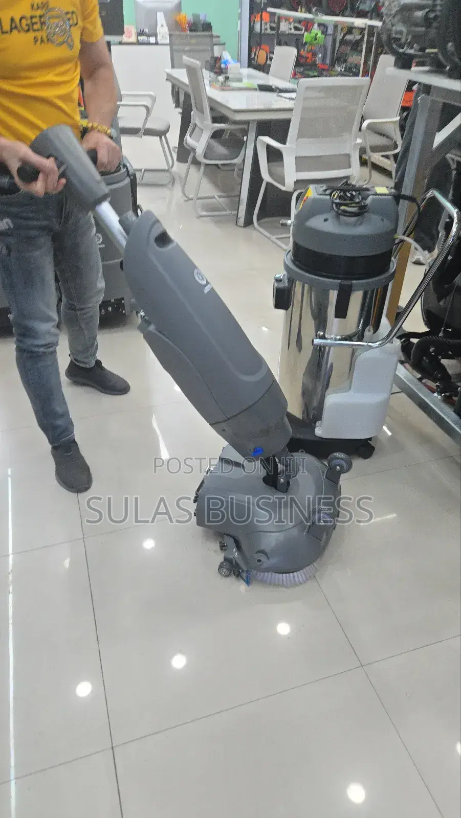 Cordless Floor Scrubbing Machine for Home Cleaning Purposes.