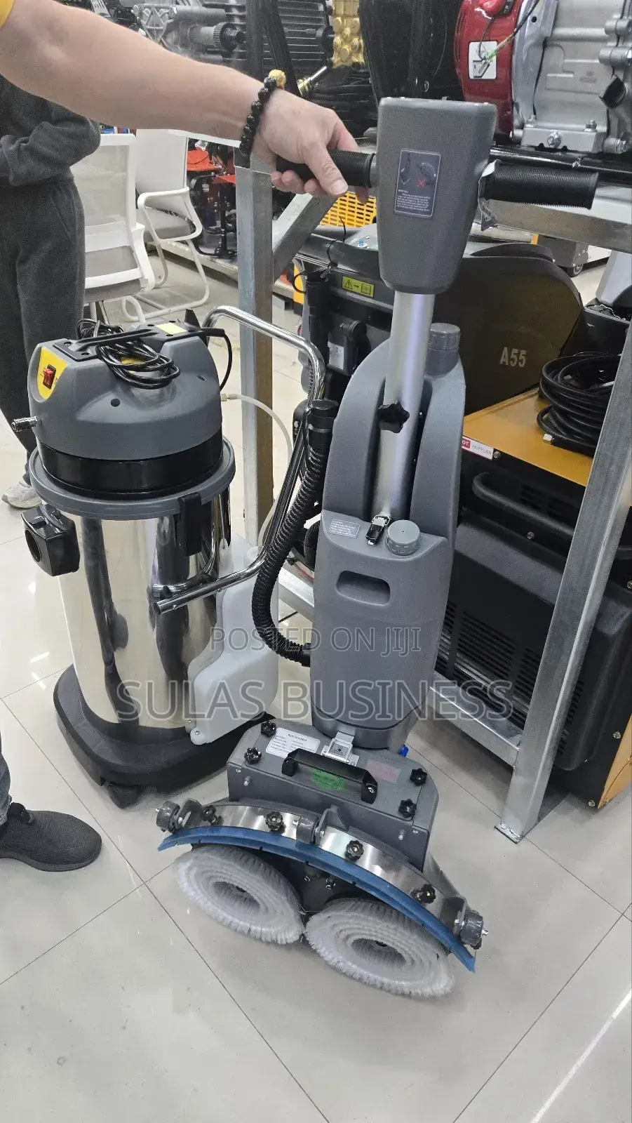 Cordless Floor Scrubbing Machine for Home Cleaning Purposes.