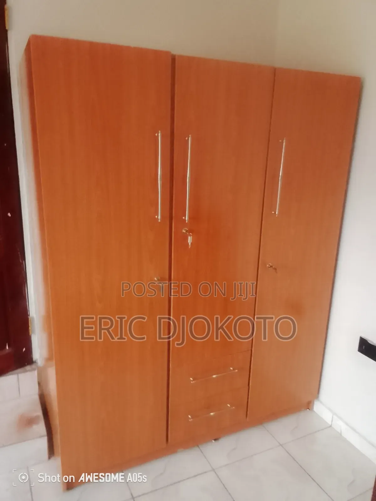 Wardrobe Cabinet With Strong Keys