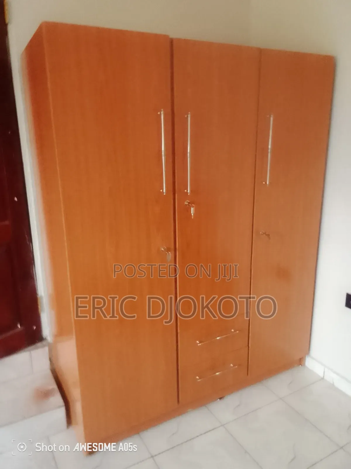 Wardrobe Cabinet With Strong Keys