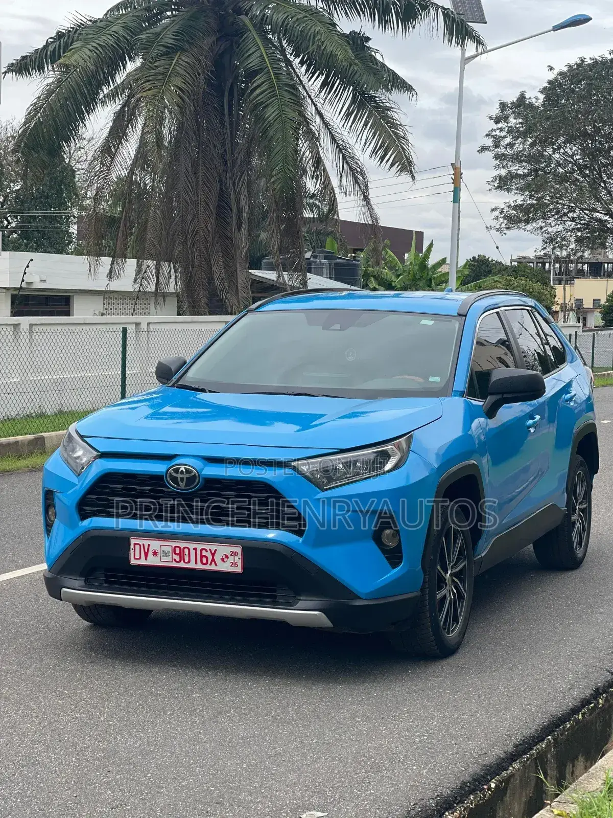 Toyota RAV4 2020 Blue