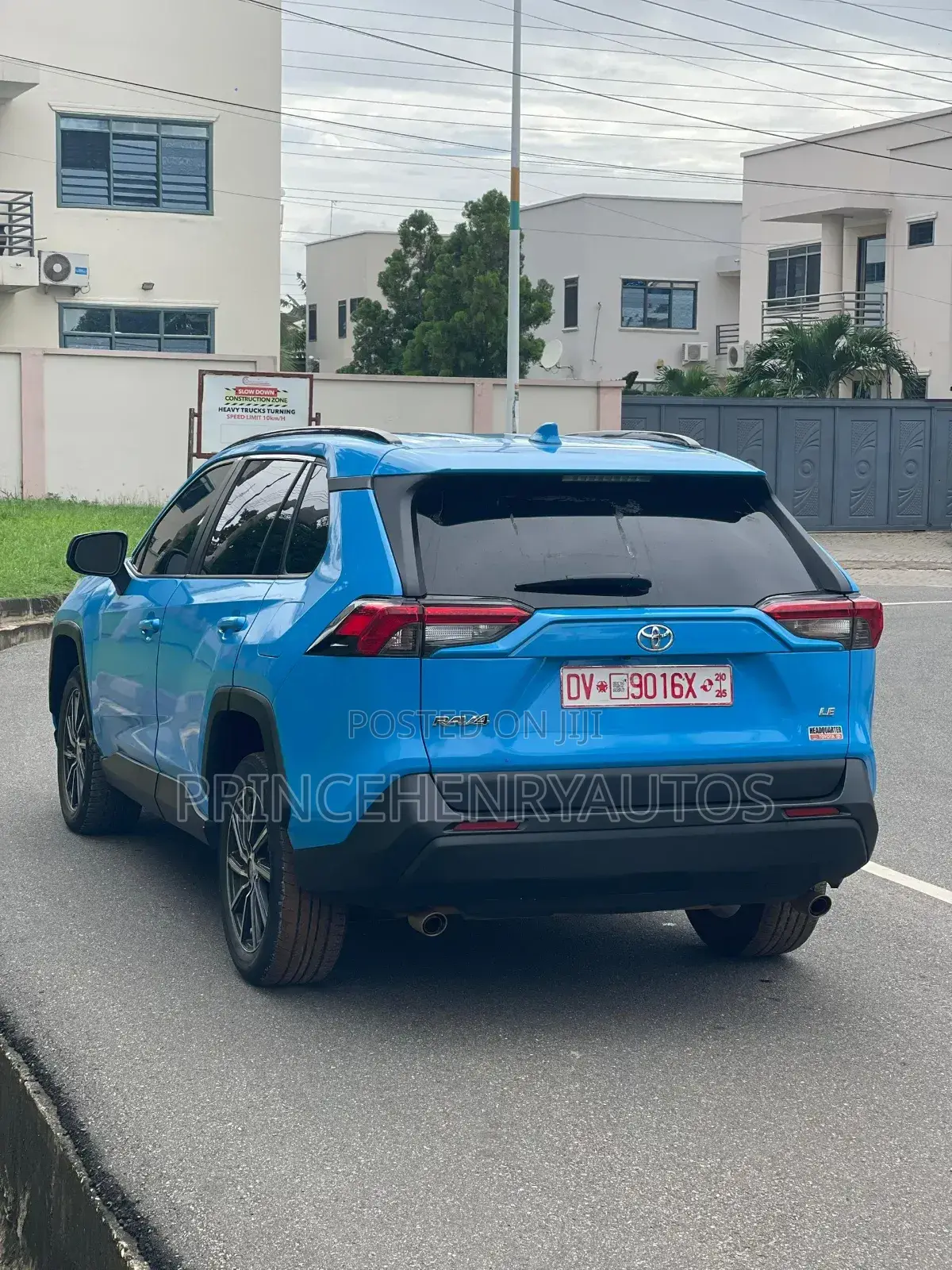 Toyota RAV4 2020 Blue