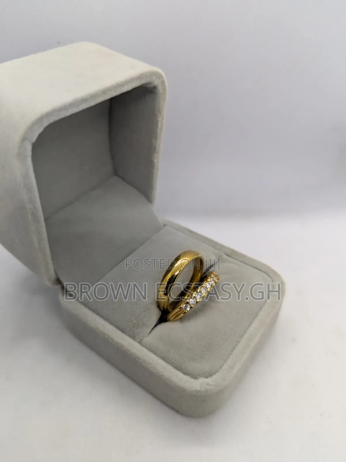 Round 2 Piece Wedding Rings (Swipe For More)