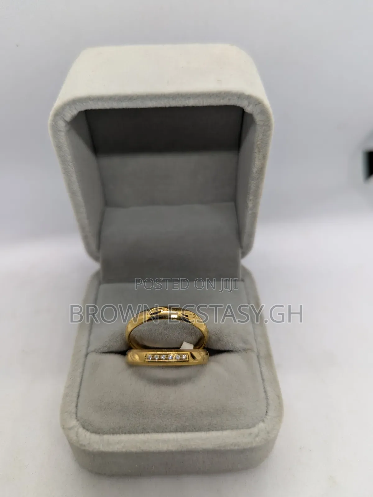 Round Two Piece Designer Wedding Rings (Swipe)