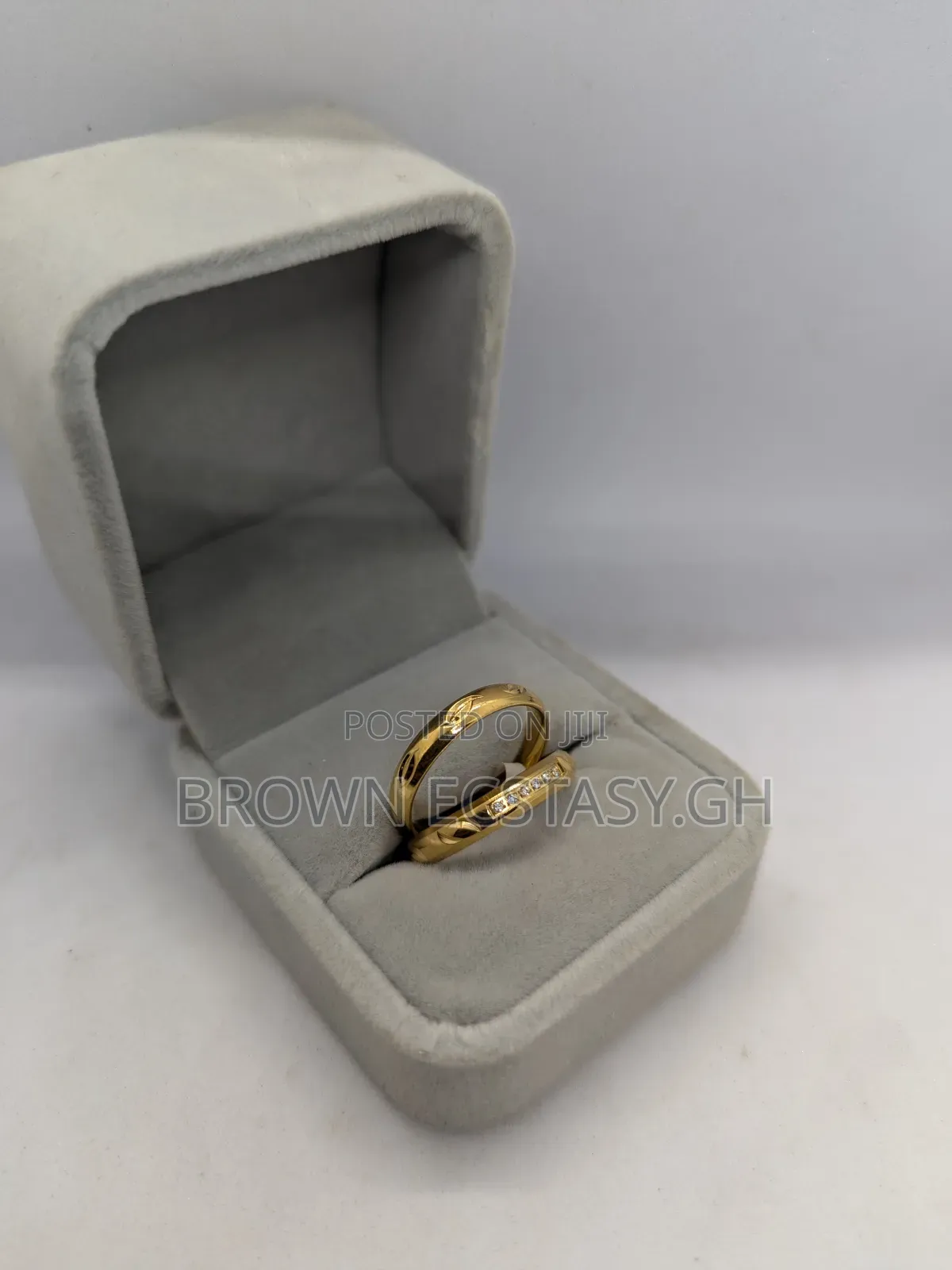 Round Two Piece Designer Wedding Rings (Swipe)