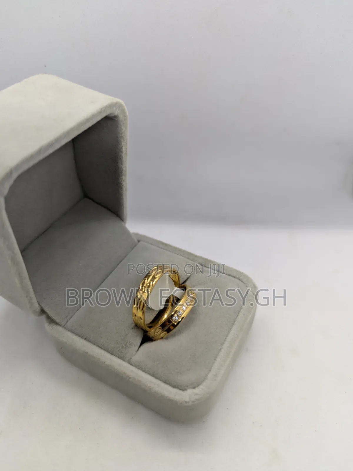 Round Two Piece Designer Wedding Rings (Swipe)
