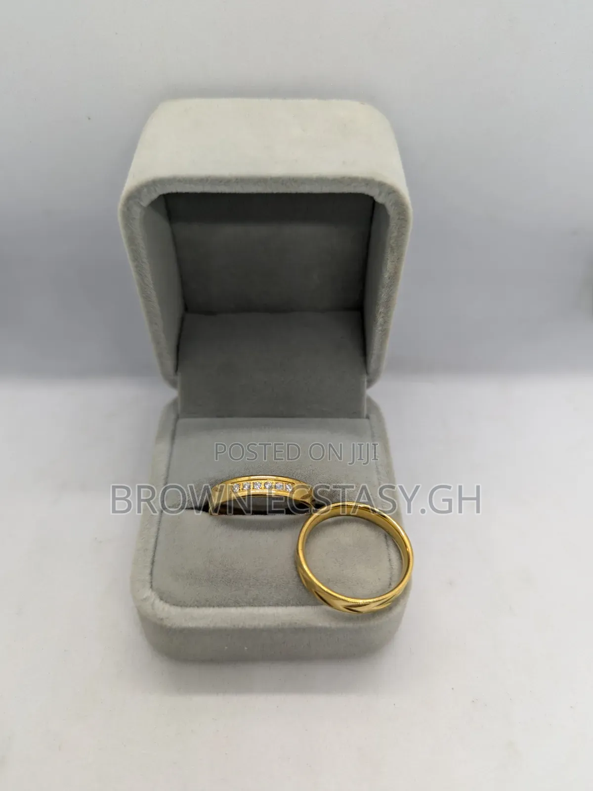 Round Two Piece Designer Wedding Rings (Swipe)
