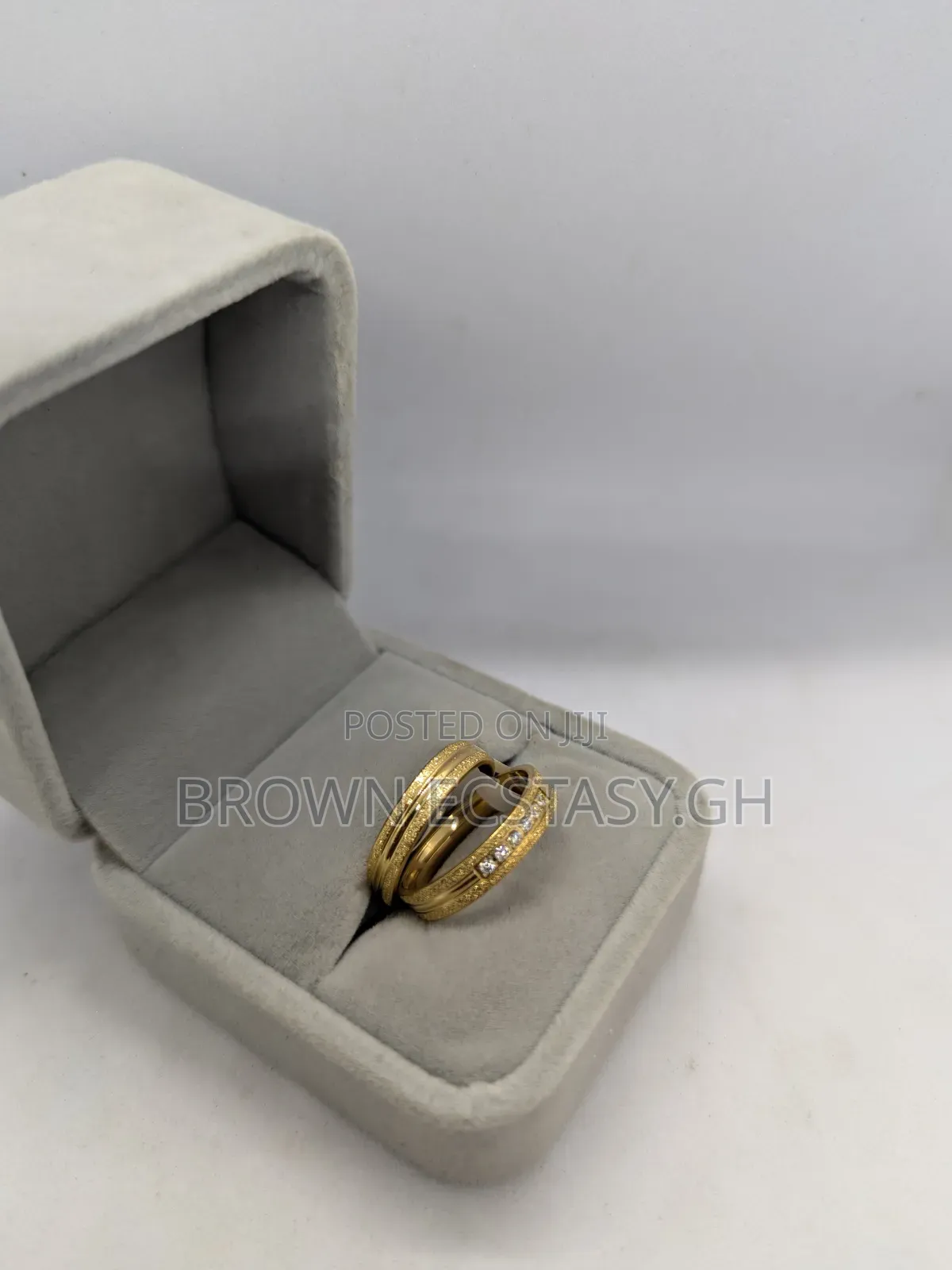Round Two Piece Designer Wedding Rings (Swipe)