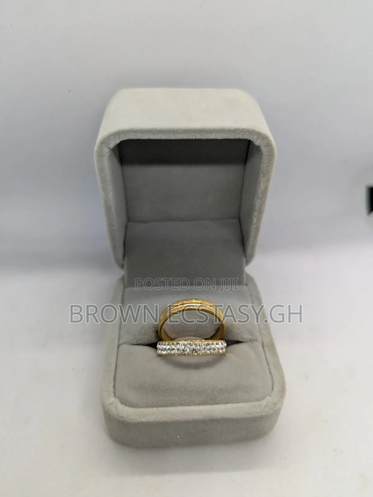 Round Two Piece Designer Wedding Rings (Swipe)