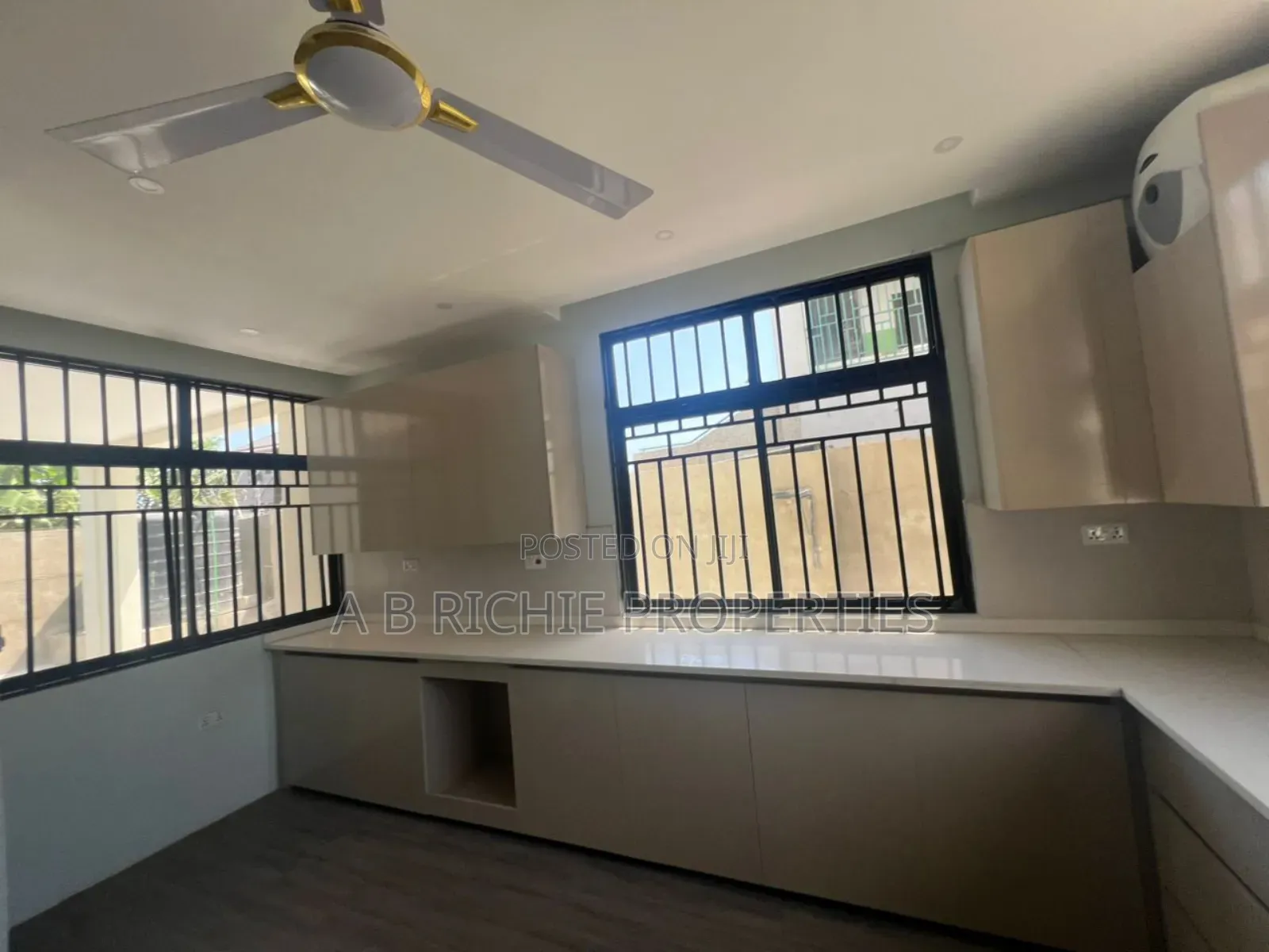 5bdrm House in Ab Richie Properties, Labone for rent