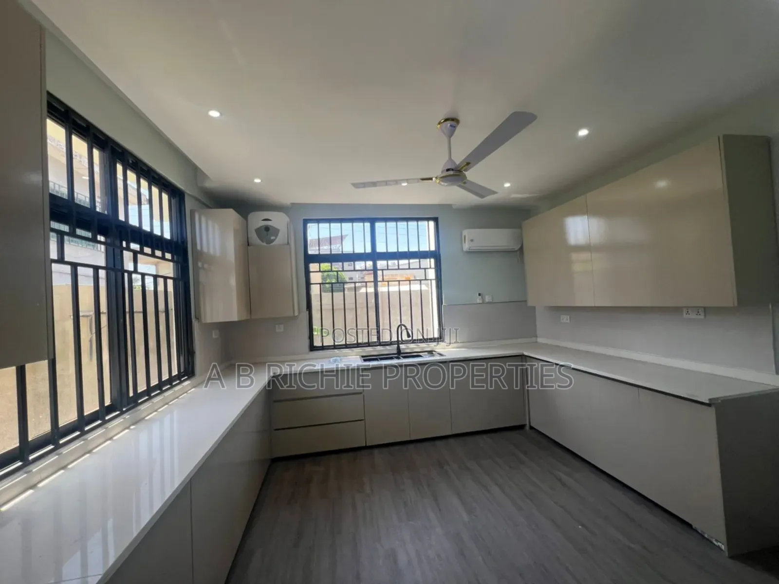 5bdrm House in Ab Richie Properties, Labone for rent