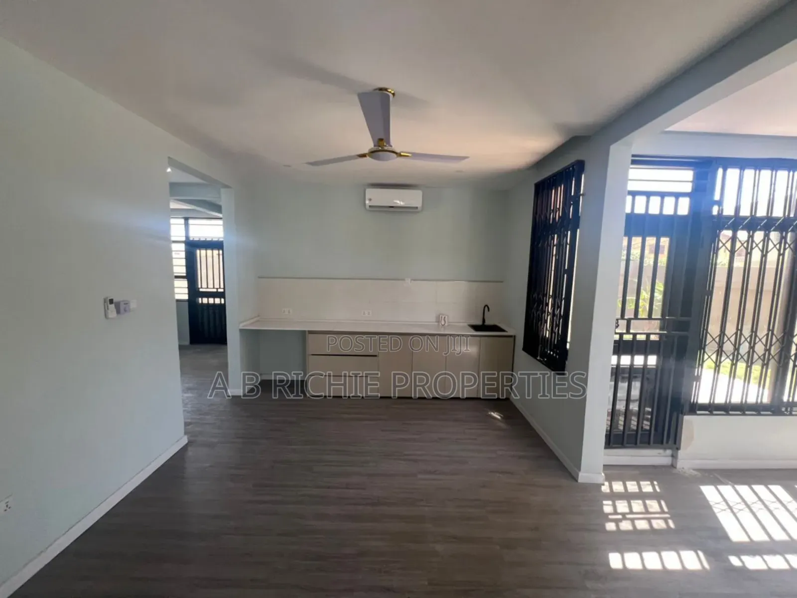 5bdrm House in Ab Richie Properties, Labone for rent