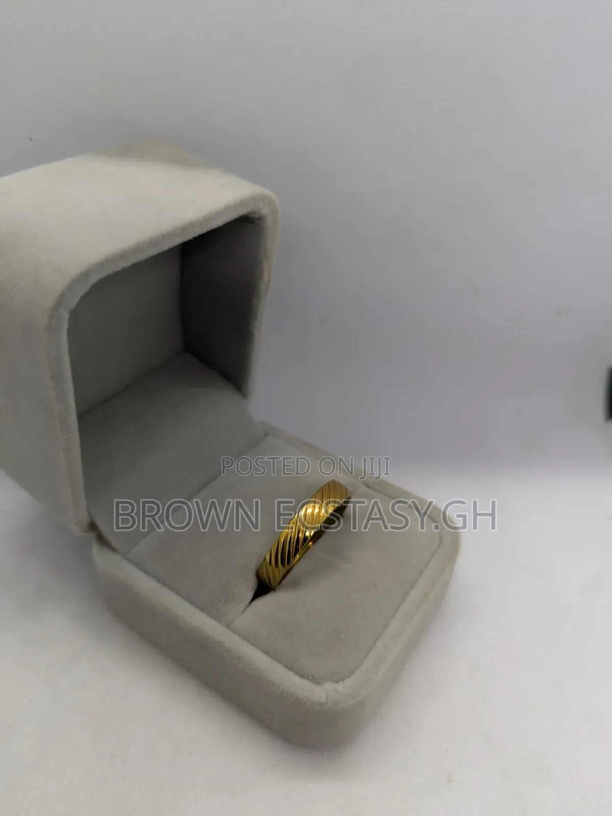 Men's Wedding Rings ( Swipe For More Designs)