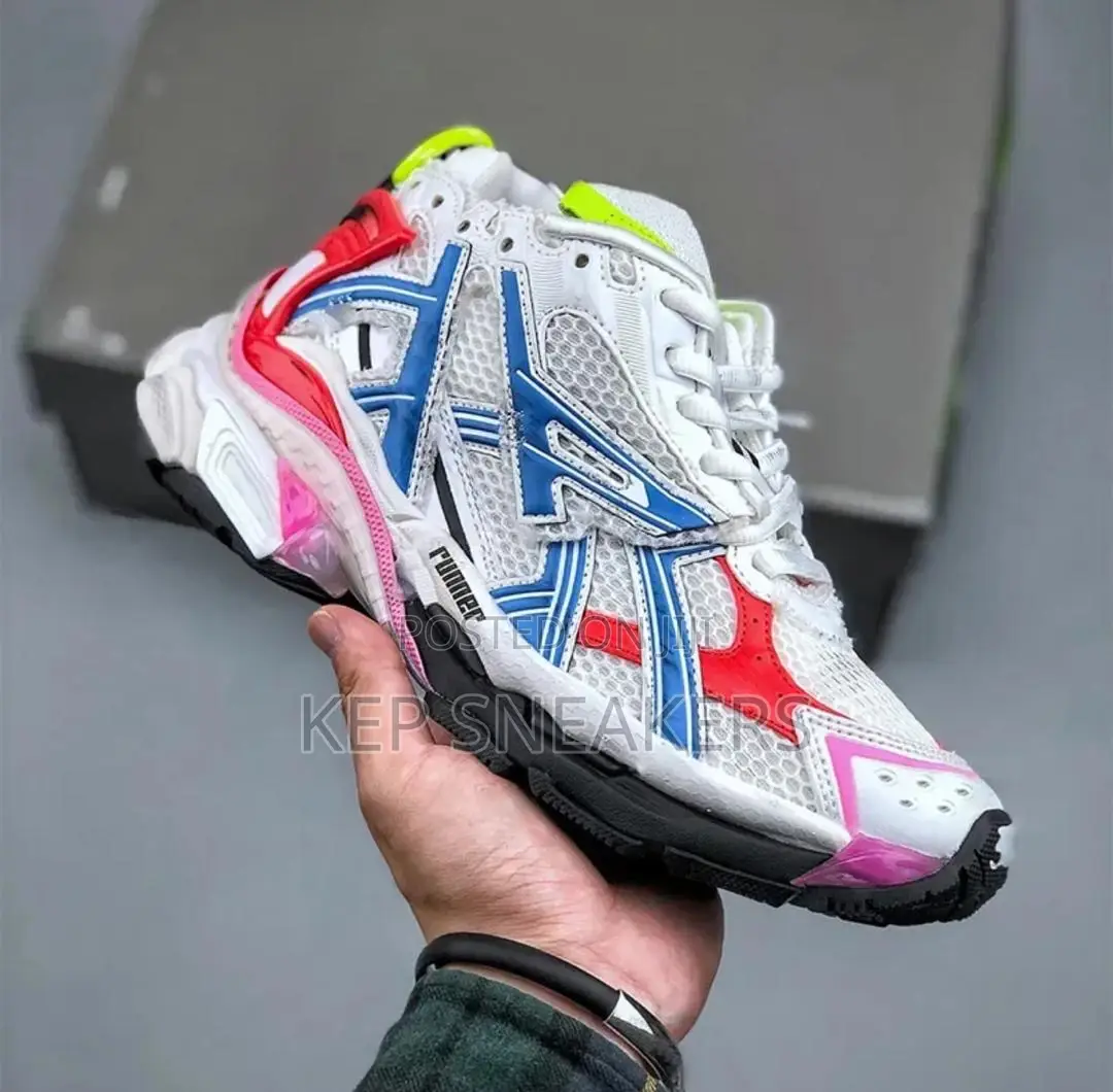 Balenciaga Runner Kick