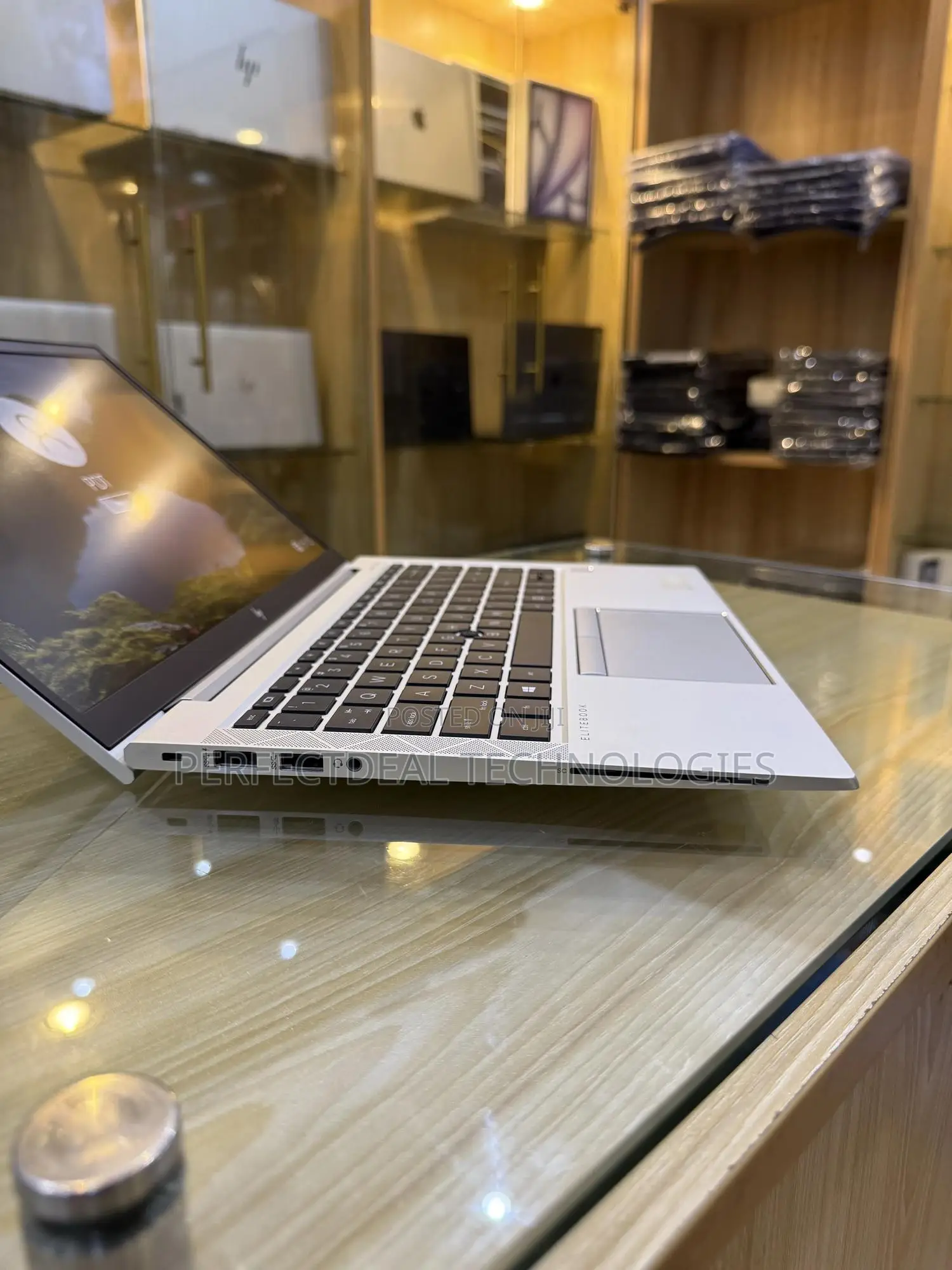 New Laptop HP EliteBook 845 G7 16GB AMD Ryzen 5 SSD 256GB