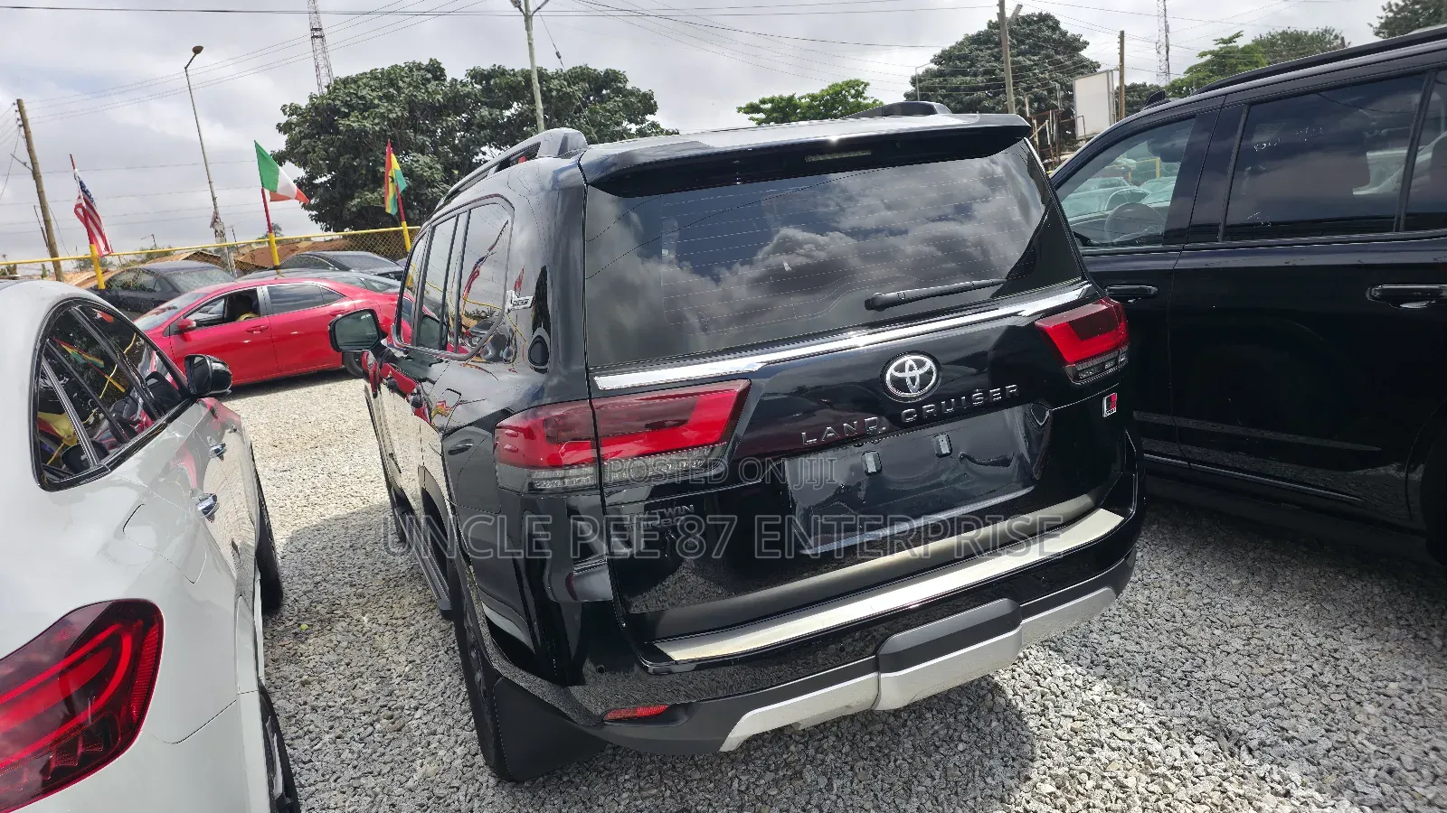 Toyota Land Cruiser LC300 2025 Black