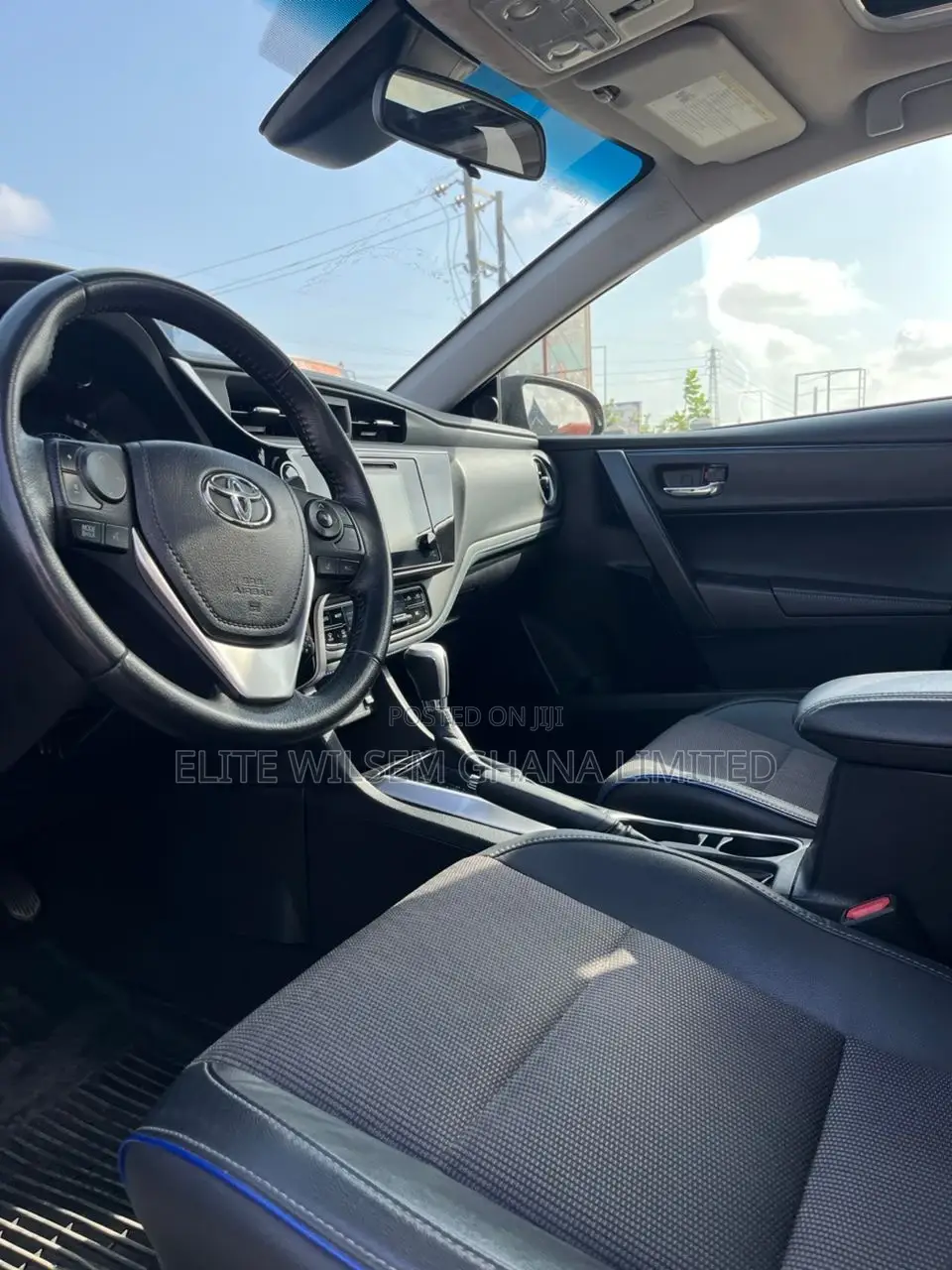 Toyota Corolla SE (1.8L 4cyl 2A) 2019 Red