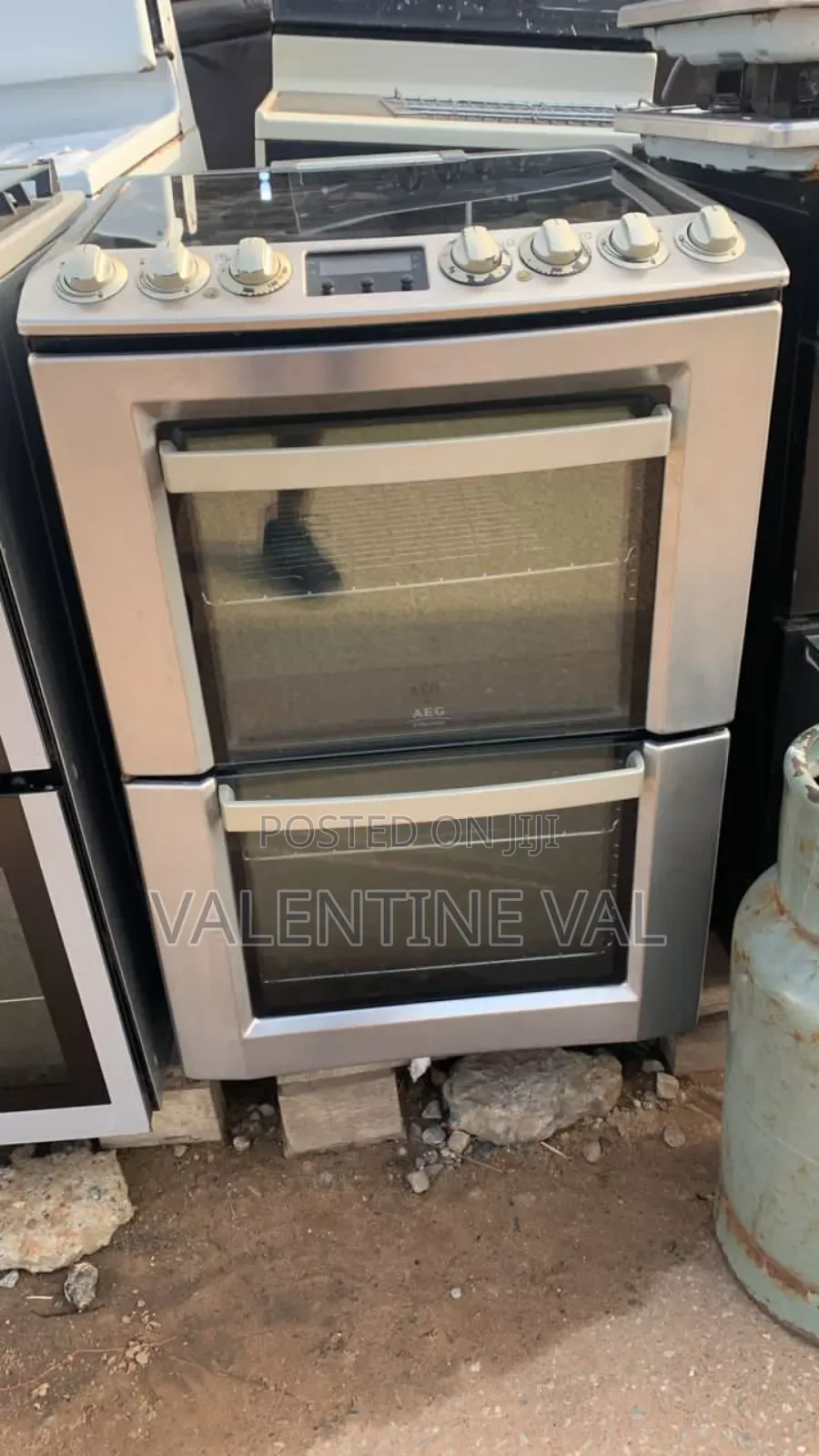 Zannussi Stove With Oven and Grill Working Very Cool