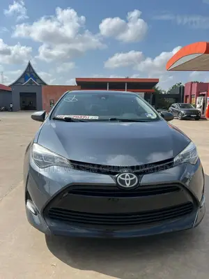 Toyota Corolla XLE (1.8L 4cyl 2A) 2018 Gray