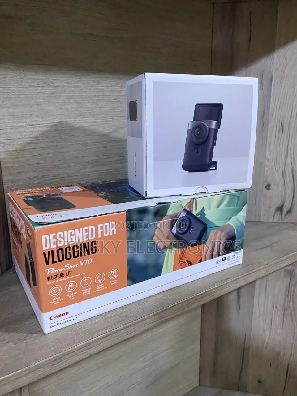 Canon Powershot V10 Advanced Vlogging Kit, Black