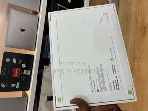 New Laptop Apple MacBook Air 2025 M4 13-inch 16GB Apple M4 SSD 256GB