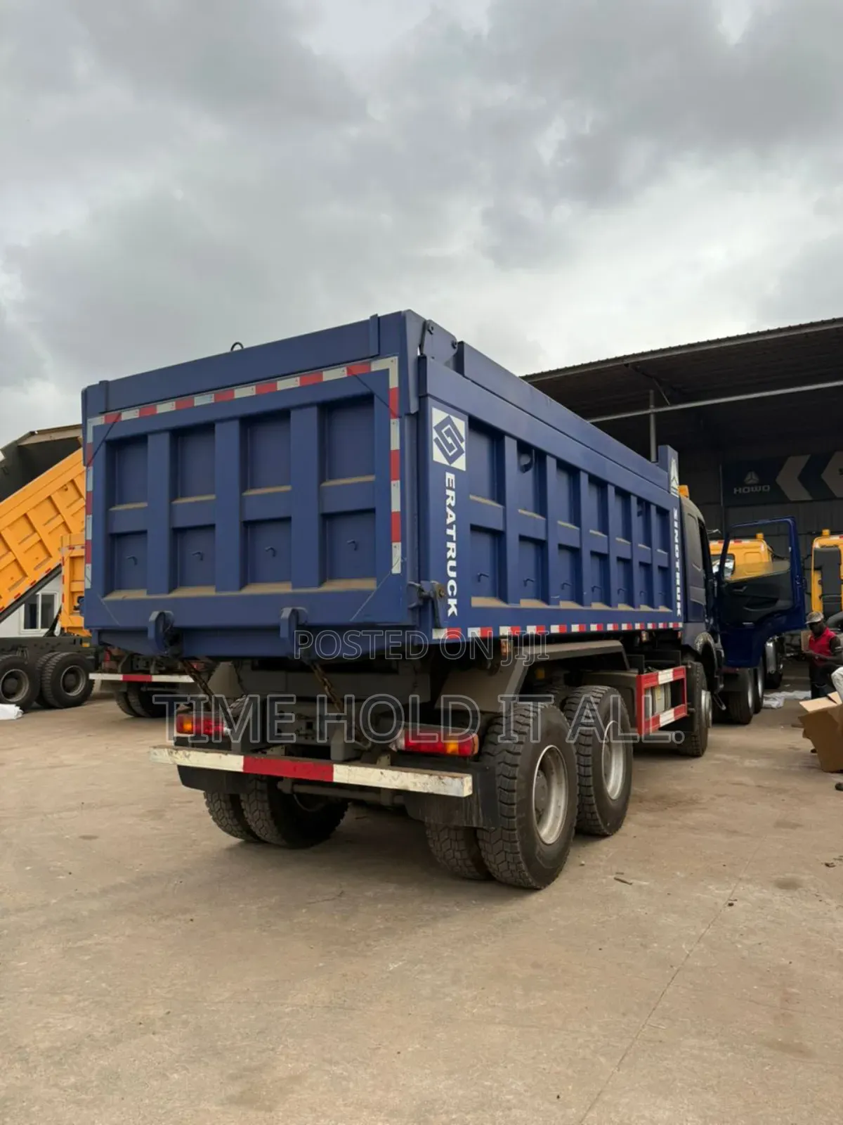 Sino Trucks for Sale 25 Cubic and 20 Cubic