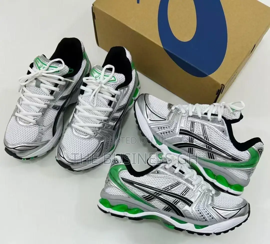 Asics Sneakers