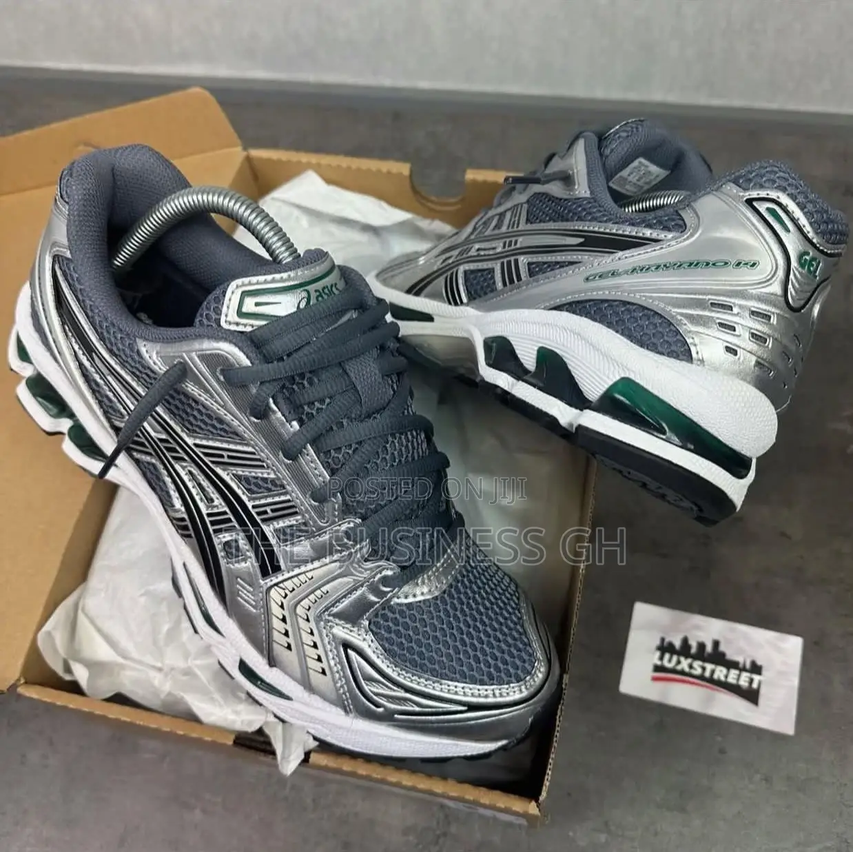 Asics Sneakers