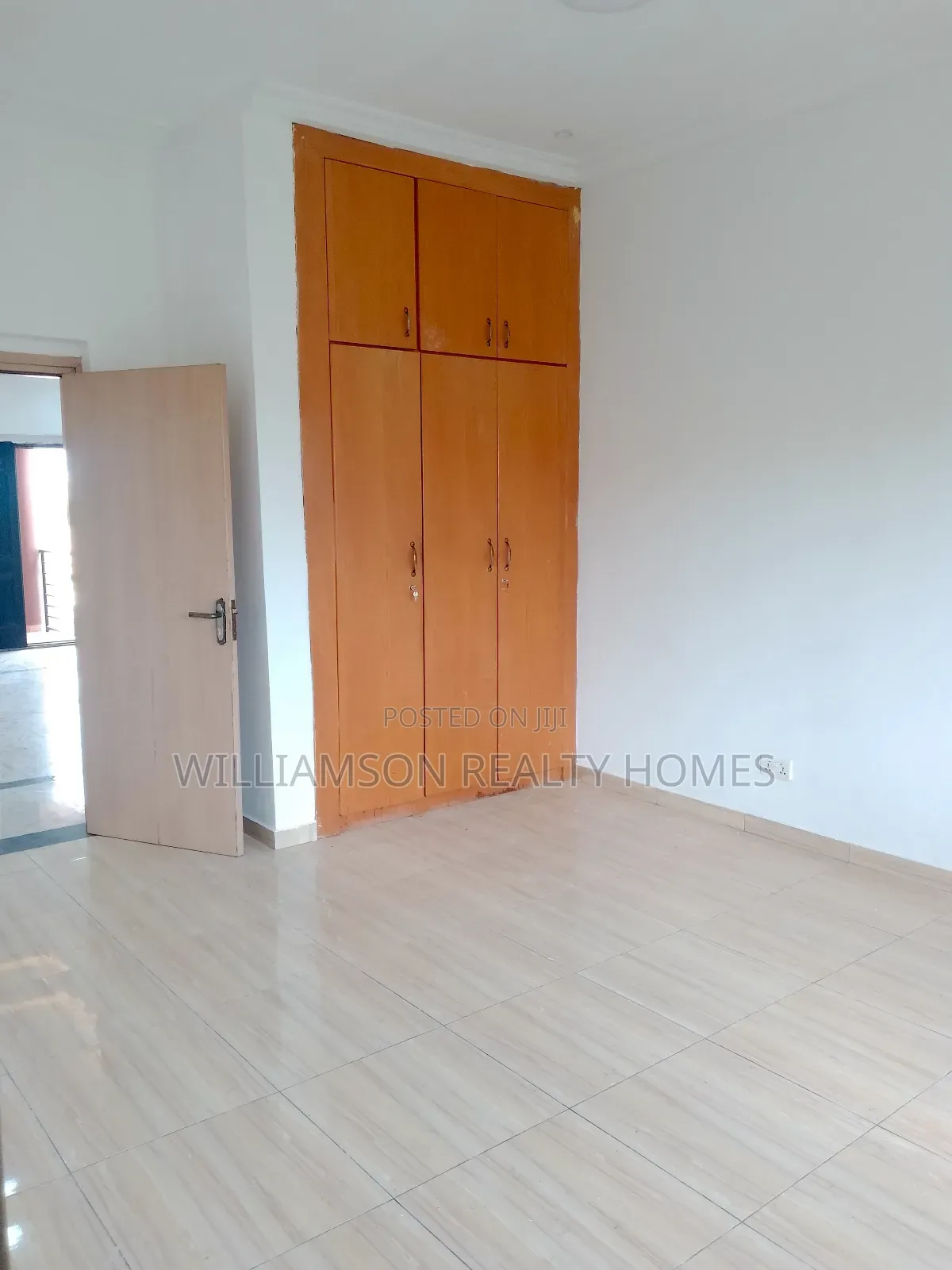 3bdrm Apartment in Community 18 Area, for rent