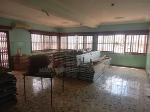9bdrm House in Lapaz for sale