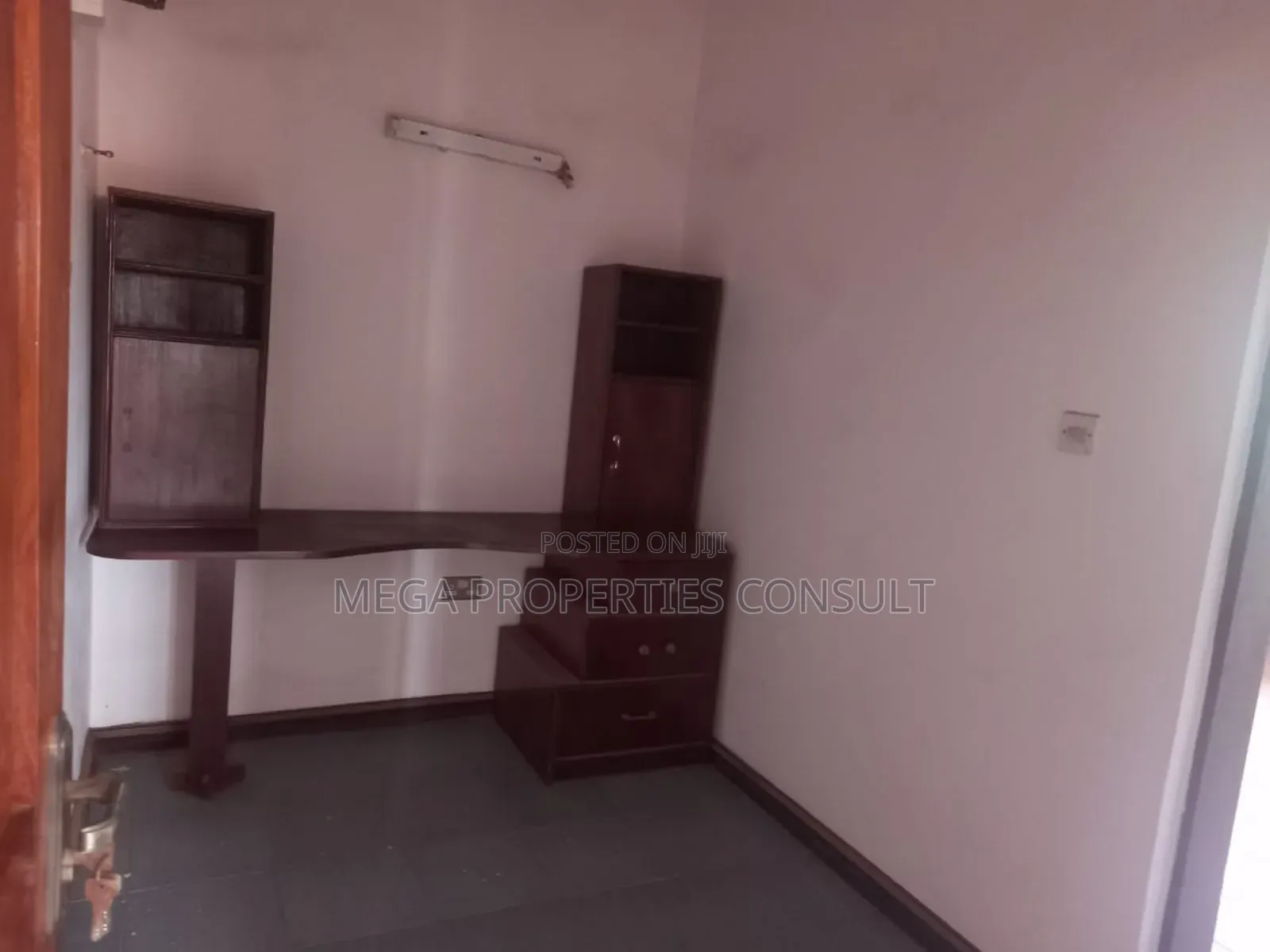 9bdrm House in Lapaz for sale
