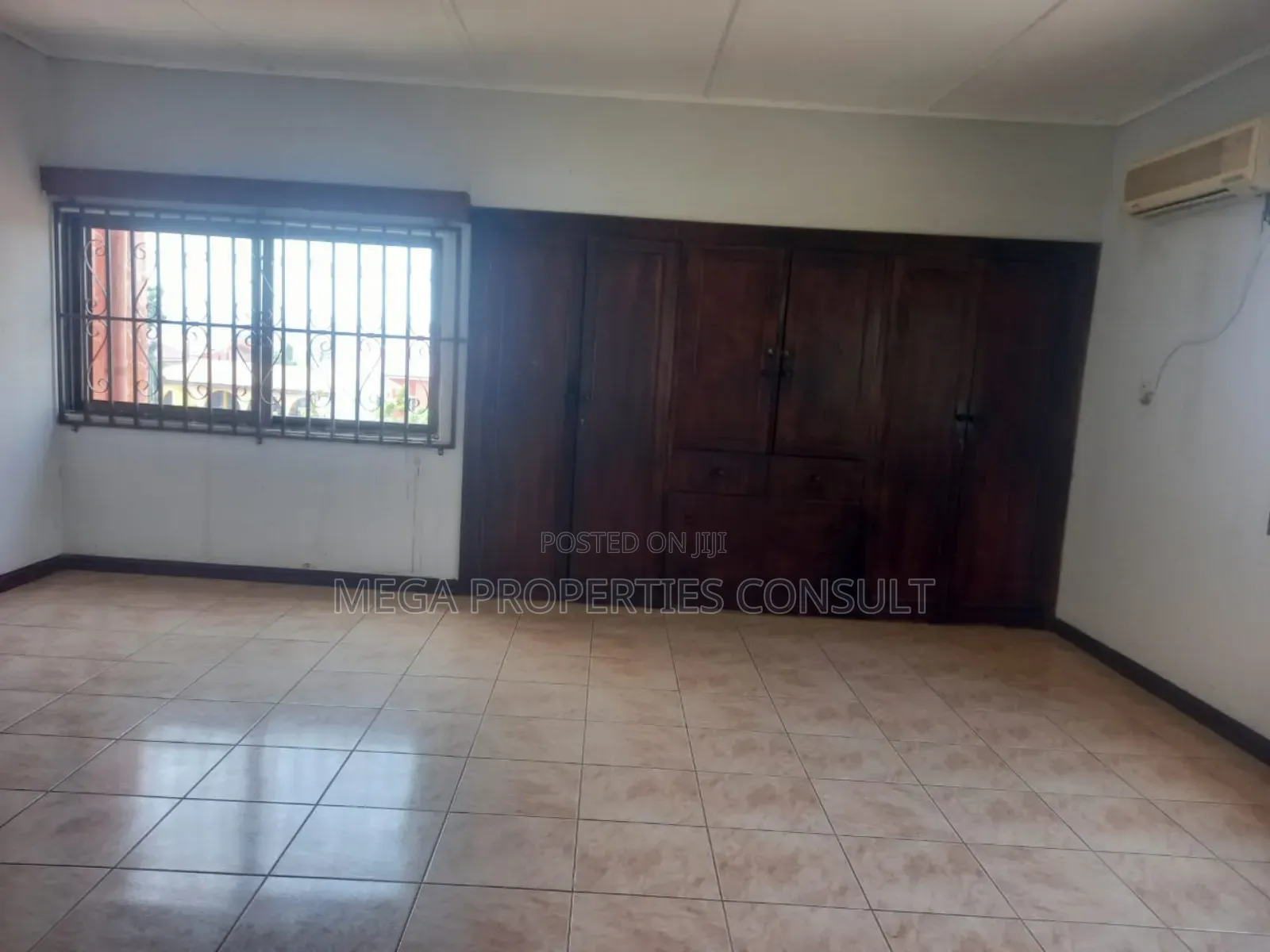 9bdrm House in Lapaz for sale