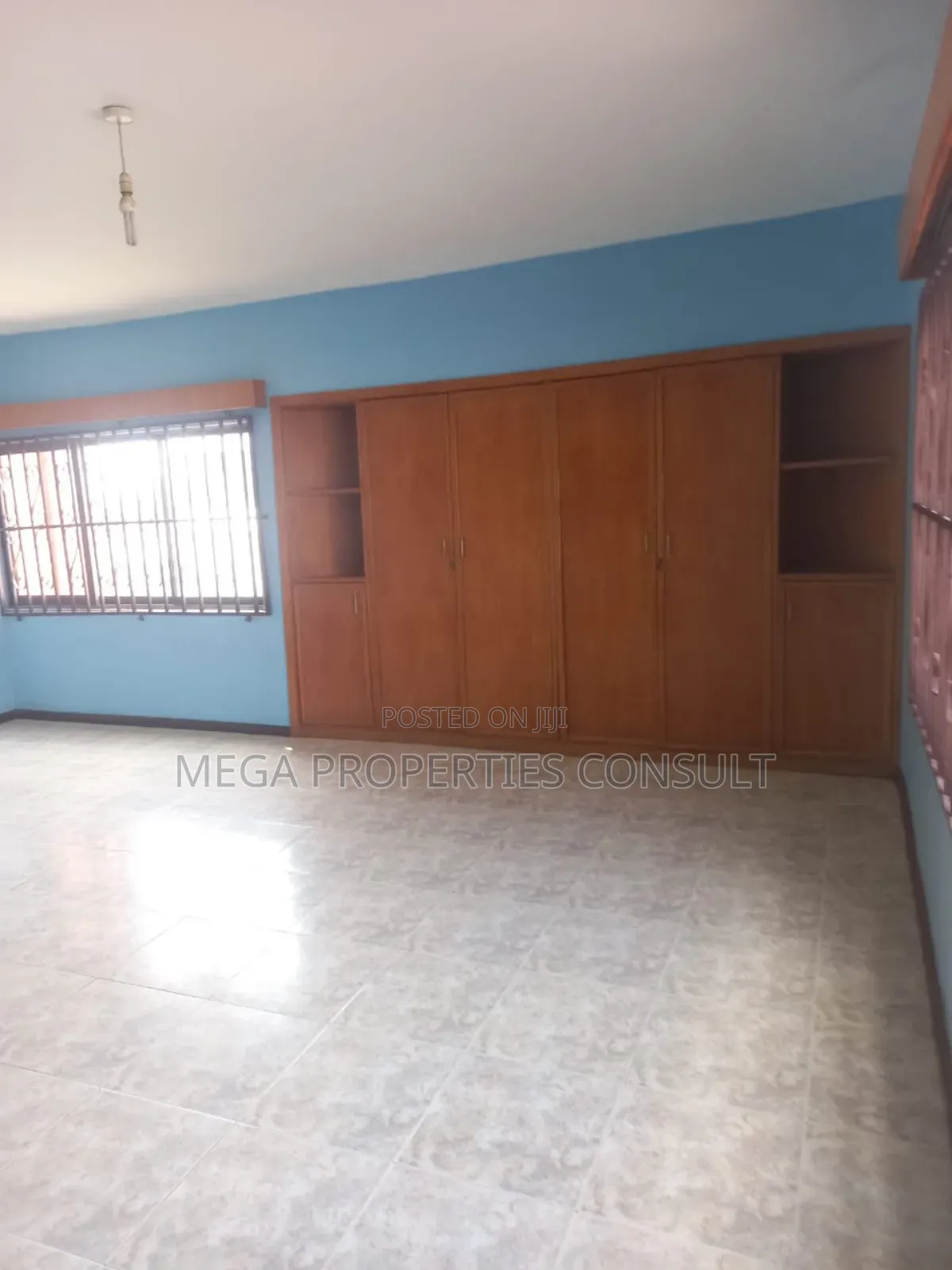9bdrm House in Lapaz for sale